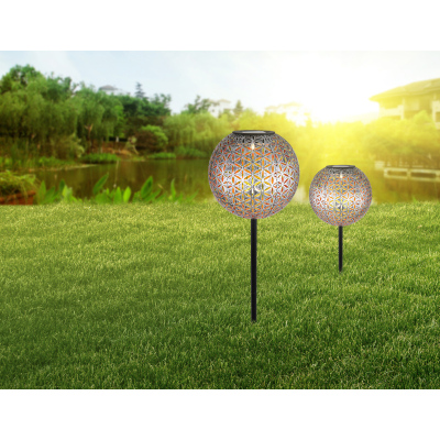 Zahradní LED zapichovací svítidlo SOLAR, 18cm, koule, vzor květiny, stříbrnozlaté