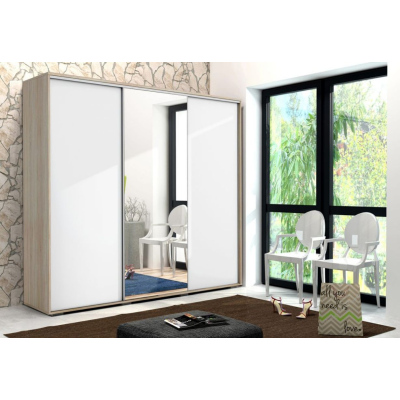 Prostorná třídveřová šatní skříň 250 cm LEONARDO - dub sonoma / bílá