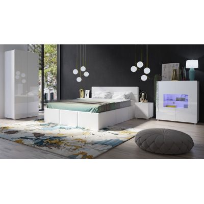 Ložnicová sestava s LED modrým osvětlením a s postelí 160x200 cm CHEMUNG - bílá / lesklá bílá / bílá ekokůže