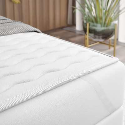Hotelová manželská postel 180x200 SESKARO - světlá šedá / bílá ekokůže + topper ZDARMA