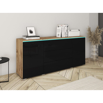 Kombinovaná komoda s RGB LED osvětlením AKASURI - dub wotan / lesklá černá