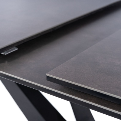 Rozkládací jídelní stůl GUNAR - šedý mramor / matný černý