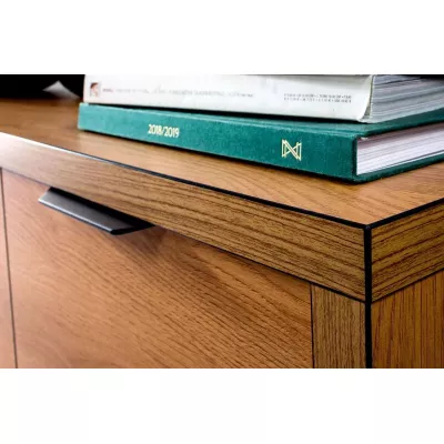 Dvoudveřová komoda se šuplíky DELA - dub karamel