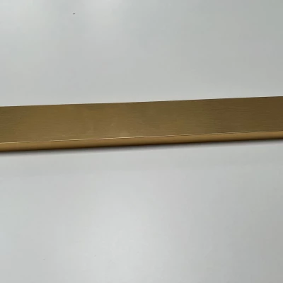 Šatní skříň ROZALIE PREMIUM - 200 cm, bílá / zlatá