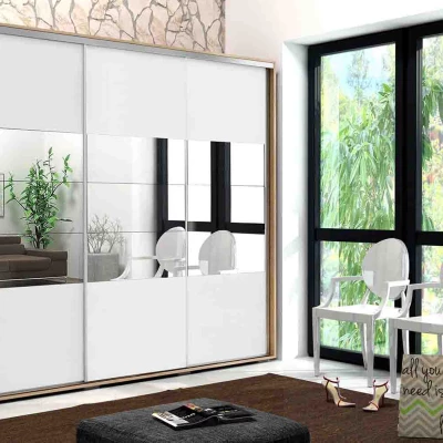 Třídveřová šatní skříň 250/215 LUCA - dub craft zlatý / bílá