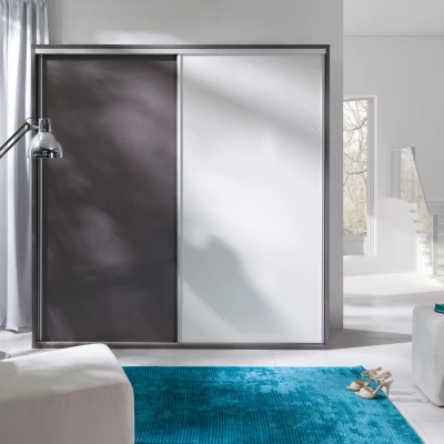 Široká šatní skříň 206 cm MANKATO - šedá / lesklá bílá