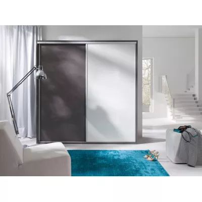 Široká šatní skříň 206 cm MANKATO - šedá / lesklá bílá