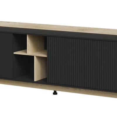 Široká komoda s dvířky ILOFA - dub cremona / černá