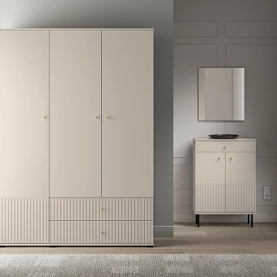 Třídveřová šatní skříň 150 FAREL - kašmír