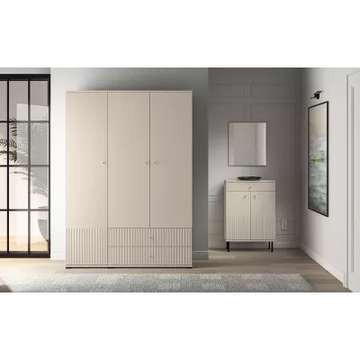 Třídveřová šatní skříň 150 FAREL - kašmír