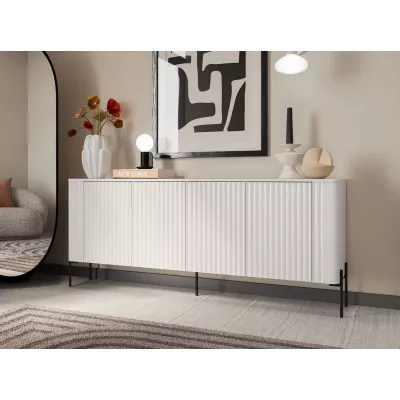 Široká komoda s dvířky CALERA - bílá