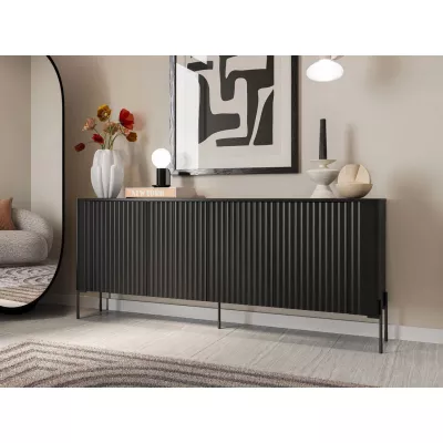 Široká komoda s dvířky CALERA - černá