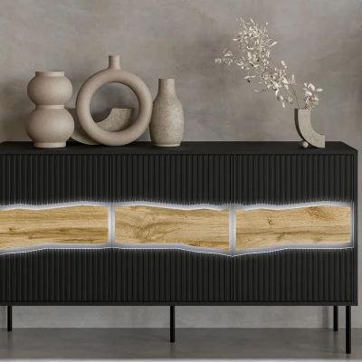 Široká komoda s dvířky CLANTON - dub wotan / černá