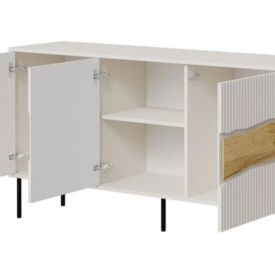 Široká komoda s dvířky CLANTON - dub wotan / černá