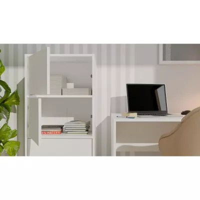 Úzká komoda s dvířky ATALLA - bílá