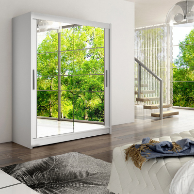 Prostorná šatní skříň se zrcadlem Aneta - šířka 150 cm, bílá