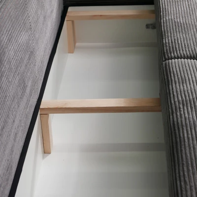 Čalouněná trojmístná pohovka SAHRADA - modrá / světle šedá / světle modrá