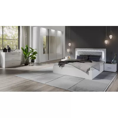 Velká zrcadlová šatní skříň 208 cm PAMPLONA - alpská bílá / lesklá bílá + LED osvětlení ZDARMA