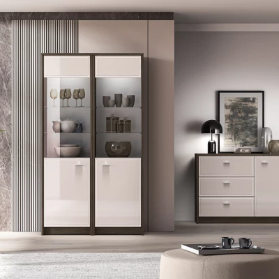 Prosklená vitrína SAFIEH - dub / kašmír