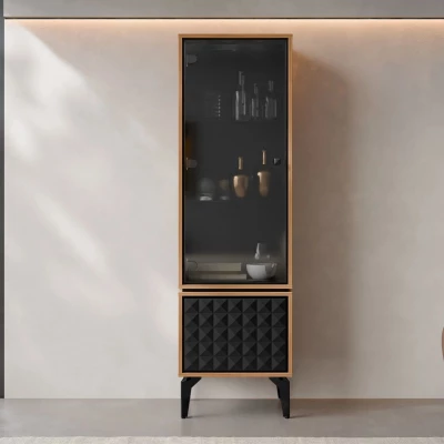 Vysoká prosklená skříňka KALWI - barokní dub jantarový / černá