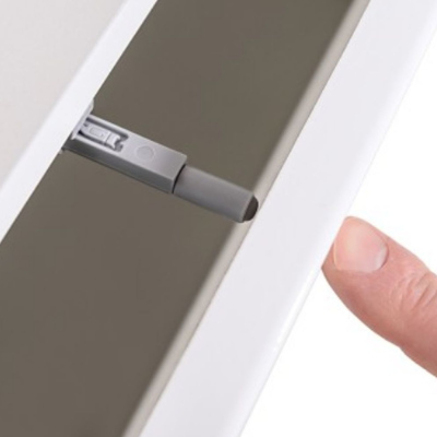 VÝPRODEJ - Obývací stěna s biokrbem FREYA 4 - bílá / černý lesk