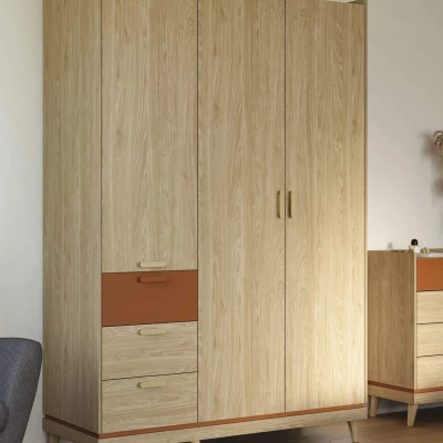 Třídveřová skříň se šuplíky 144 cm ARWEN - dub / cihlová