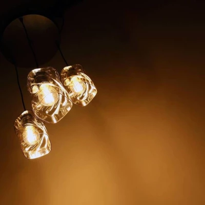 Závěsné moderní osvětlení FELIS - 3xE27, 60W, černé / jantarové sklo