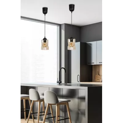 Moderní závěsné osvětlení FELIS - 1xE27, 60W, černé / jantarové sklo