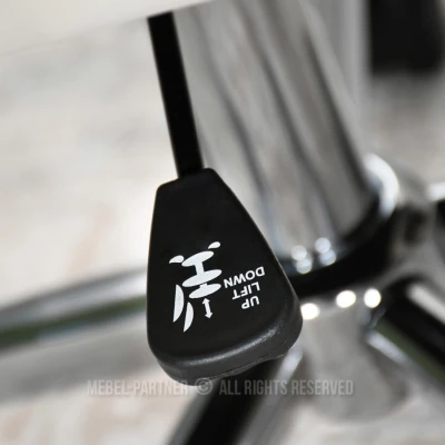 Otočná židle MAGALY - krémová / ořech / chrom