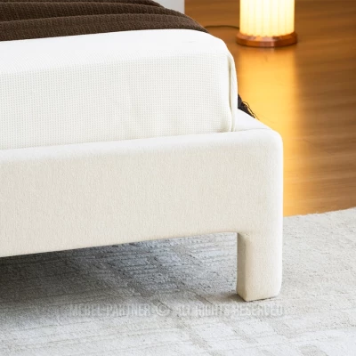 Čalouněná manželská postel 180x200 JANINE - krémová