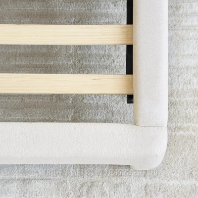 Čalouněná manželská postel 180x200 JANINE - krémová