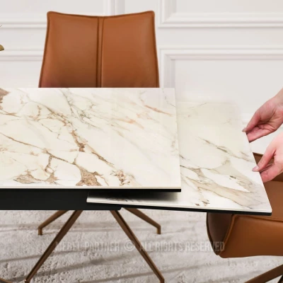 Rozkládací jídelní stůl FEDOR - béžový mramor / dub