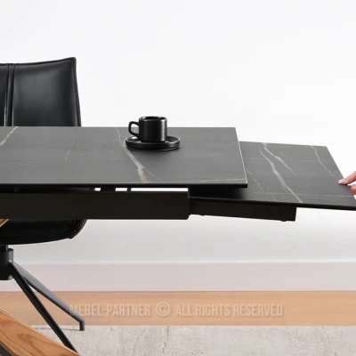 Rozkládací jídelní stůl FEDOR - černý mramor / dub