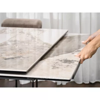 Stylový rozkládací jídelní stůl GAETAN - bílý mramor / černý