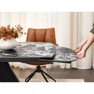 Rozkládací jídelní stůl HAMAD - černobílý mramor / černý