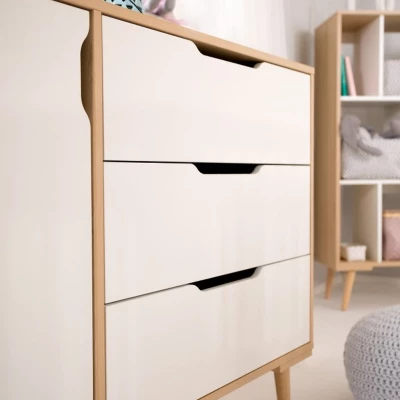 VÝPRODEJ - Komoda do dětského pokoje BRELA - buk / bílá