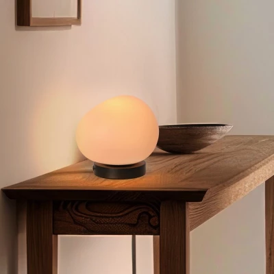 Stolní lampa v japandi stylu STONES - 1xE27, 40W, 20cm, černá / bílá