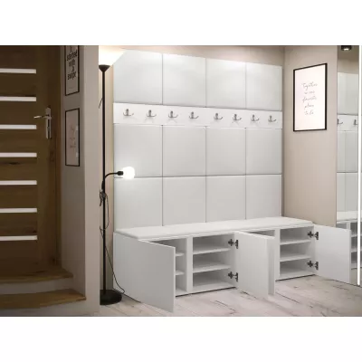 VÝPRODEJ - Stěna do předsíně s botníkem a panely 42x42 SELAND 6 - bílá / světlá béžová