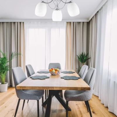 Přisazený tříramenný lustr AMBA - 3xE27, 40W, chromovaný / bílý