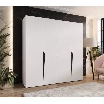 Čtyřdveřová šatní skříň 200 cm SORAYA 1 - bílá / černé úchyty