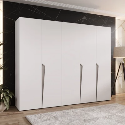 Široká šatní skříň 250 cm SORAYA 1 - bílá / kašmírové úchyty