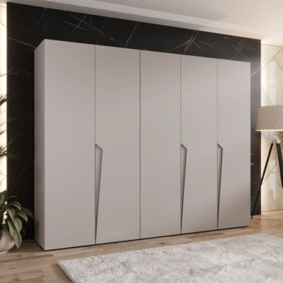 Široká šatní skříň 250 cm SORAYA 1 - kašmír / kašmírové úchyty