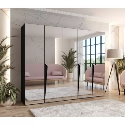 Široká šatní skříň 250 cm SORAYA 3 se zrcadlem - černá / černé úchyty