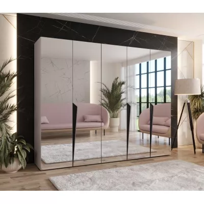 Široká šatní skříň 250 cm SORAYA 3 se zrcadlem - kašmír / černé úchyty