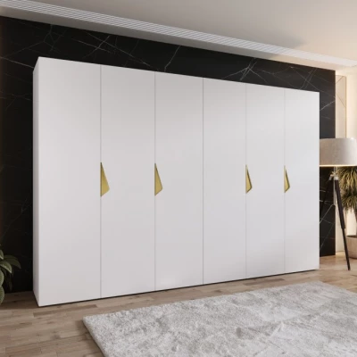 Elegantní šatní skříň 300 cm AMARIS 1 - bílá / zlaté úchyty
