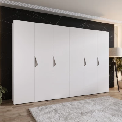Elegantní šatní skříň 300 cm AMARIS 1 - bílá / kašmírové úchyty