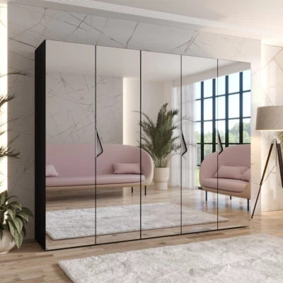 Široká šatní skříň 250 cm AMARIS 3 se zrcadlem - černá / kašmírové úchyty