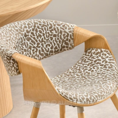 Designová jídelní židle SAROLTA - krémová / hnědá / dub