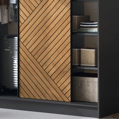 Šatní skříň se zrcadlem a posuvnými dveřmi 180 cm VALORA - černá / dub karamel