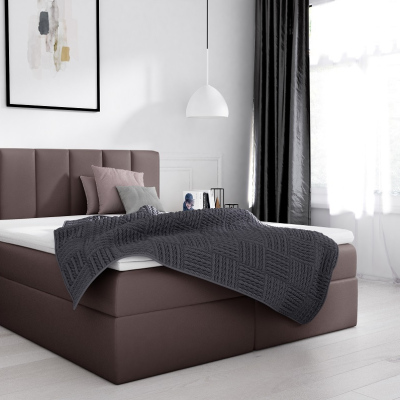 Extravagantní čalouněná postel Sven s úložným prostorem tmavě hnědá eko kůže 140 x 200 + topper